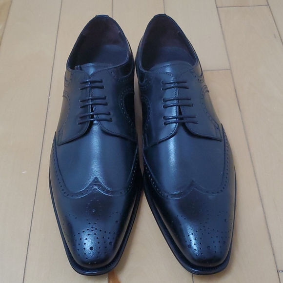 Mezlan Wing Tip Dress Shoes - Size 10 - Picture 2 of 7